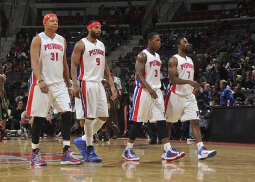 另一个半球的思念，奥斯卡晒出在家观看海港亚冠比赛照片（远隔半球仍心系海港，奥斯卡在家观战亚冠晒照）