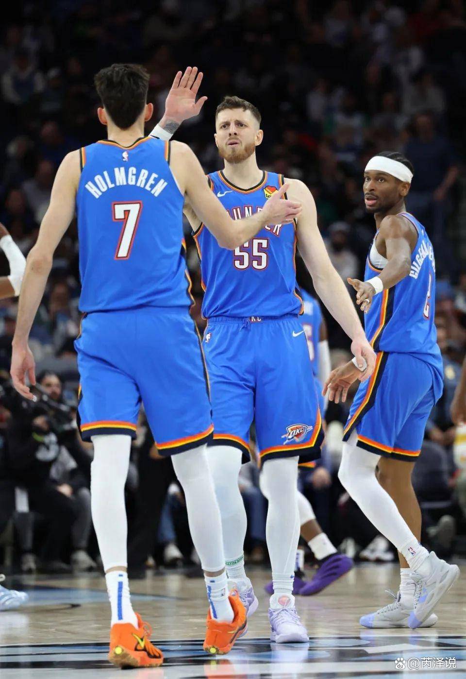 蔚山代理主帅：向球迷道歉，但老被骂真的让我很烦（蔚山代理主帅向球迷致歉：总被骂让我很烦）