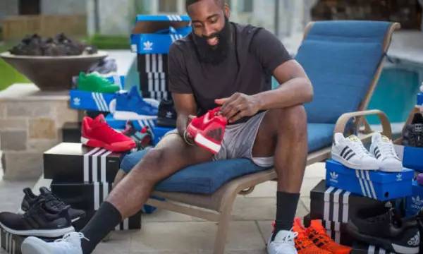 博主：塞尔吉尼奥踢完亚冠将返回巴西，达万已经回巴西治疗（博主：塞尔吉尼奥亚冠结束后将返回巴西，达万已赴巴西接受治疗）