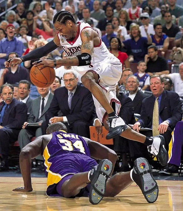 足球世界杯亚洲区预选赛关键比赛回顾（亚洲世预赛焦点对决复盘）