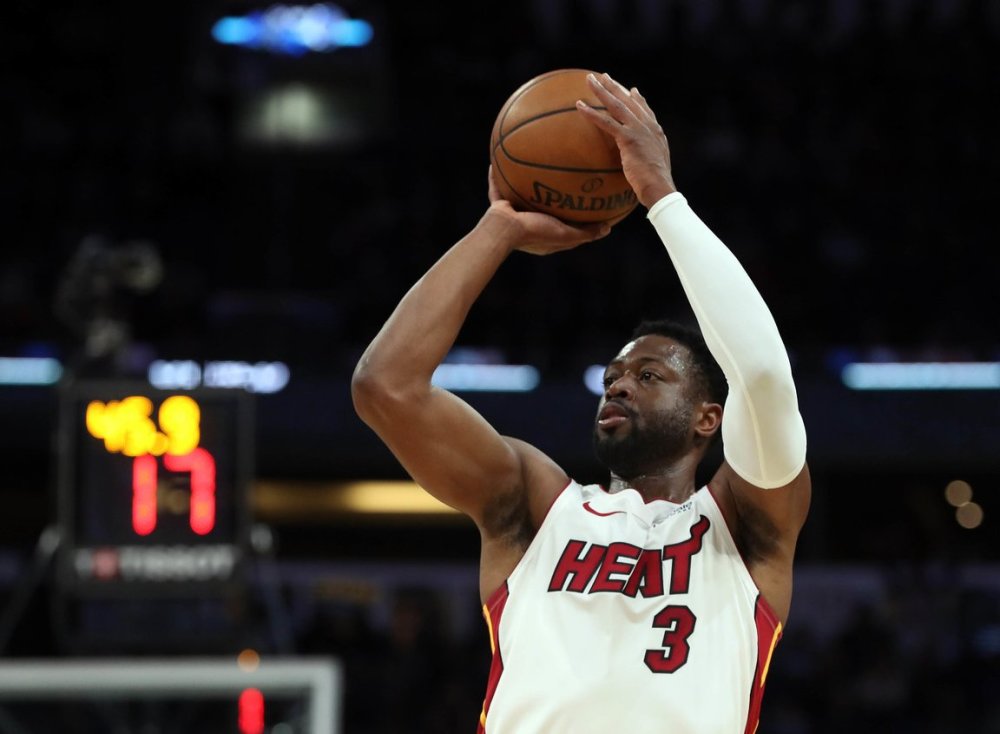 战三镇替补出场，依木兰完成山东泰山一线队首秀（替补登场对阵三镇，依木兰迎来山东泰山一线队处子秀）