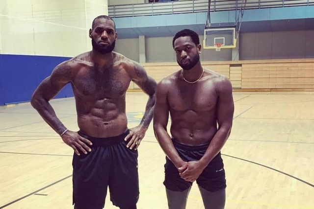 手感一般！詹姆斯13中5贡献13分5篮板7助攻（状态平平，詹姆斯13投5中拿下13分5篮板7助攻）