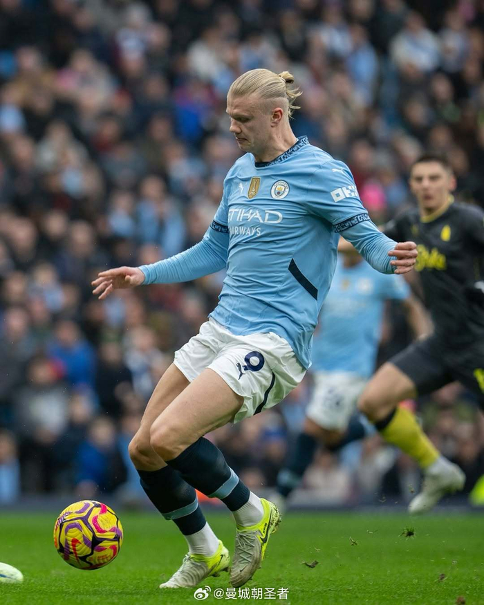 记者：申花本周二结束假期，重新集结备战今年的亚冠收官战（记者：申花将于本周二收假再度集结，备战今年亚冠收官战）