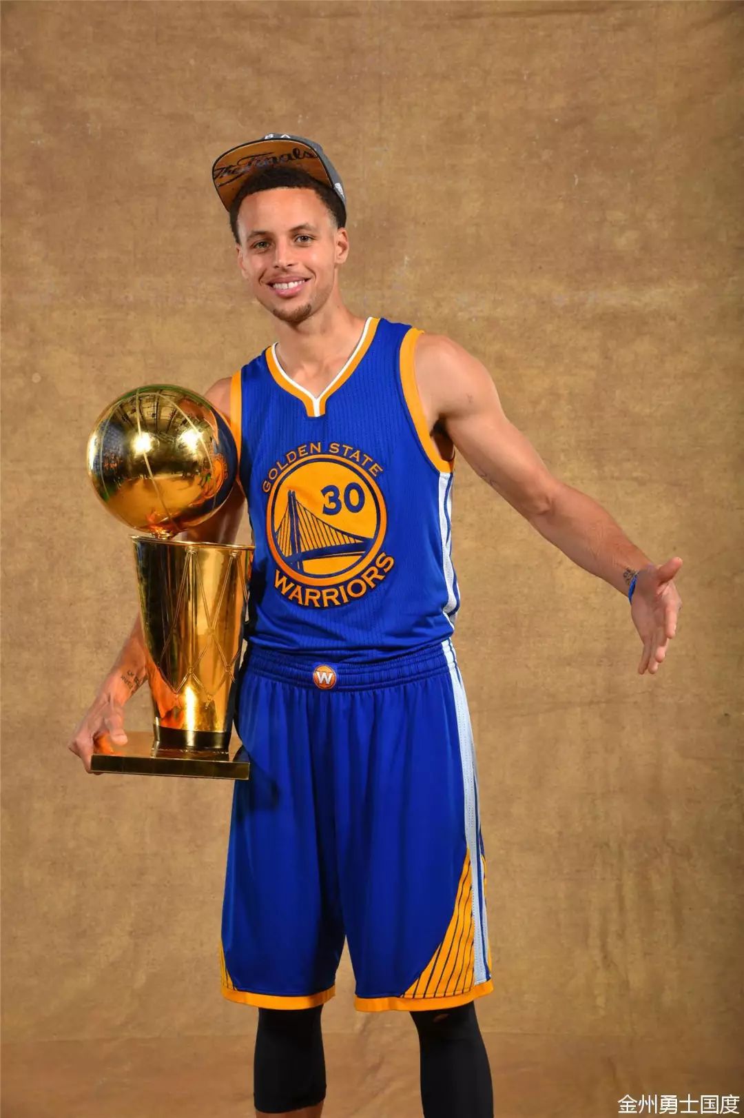 阿根廷电视台报道养老金诈骗案，加斯佩里尼意外成为乌龙主角（阿根廷电视台曝养老金诈骗案，加斯佩里尼意外卷入成乌龙焦点）