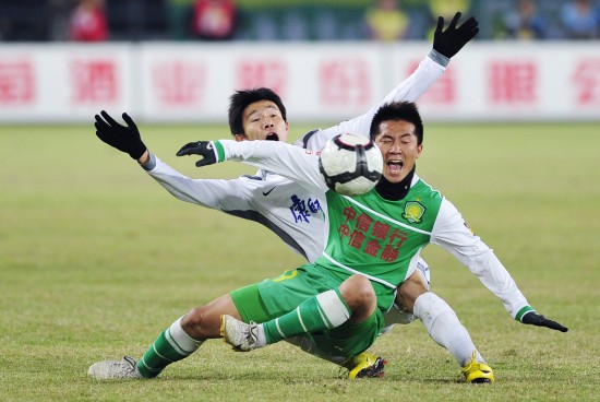 球员暖心动作感动全场（球员贴心举动温暖全场）