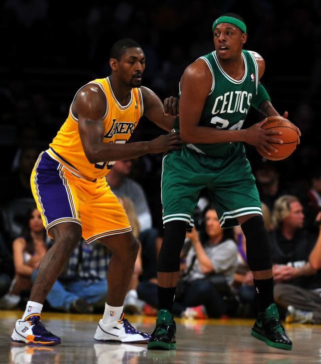 每体：巴萨仍在关注凯恩，等待他和拜仁的最终动向（每体：巴萨继续关注凯恩，静候他与拜仁的最终抉择）